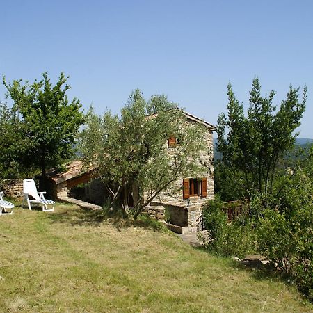 Classy Holiday Home In Les Vans With Pool Chambonas Bagian luar foto