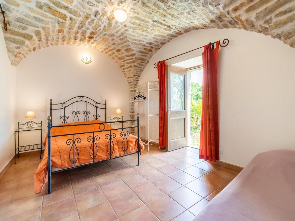 Classy Holiday Home In Les Vans With Pool Chambonas Bagian luar foto