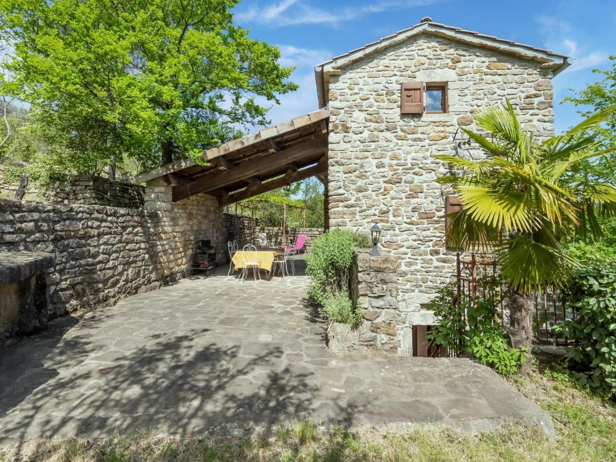 Classy Holiday Home In Les Vans With Pool Chambonas Bagian luar foto